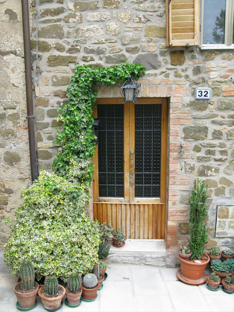 Quaint entrance at No. 32 in Montalcino