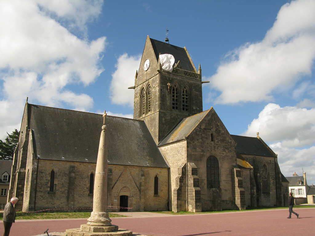 Mere St. Eglise - Church with Dangling Paratrooper