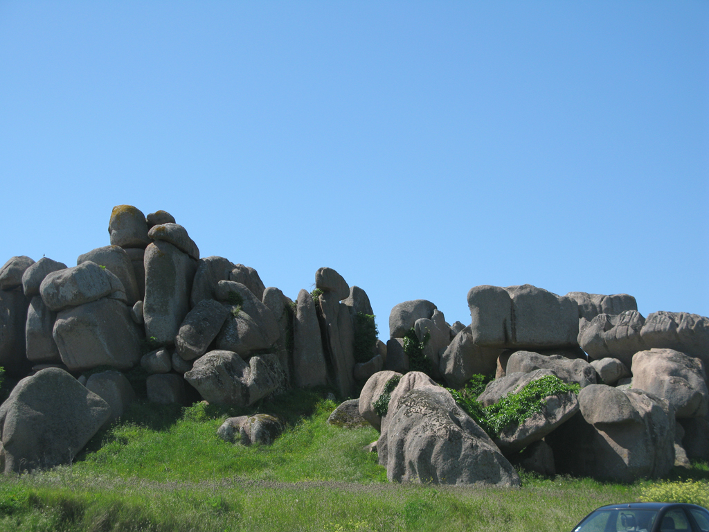 Boulder Formation – at Efflam on the way from Lannion to Manoir de Kerledan