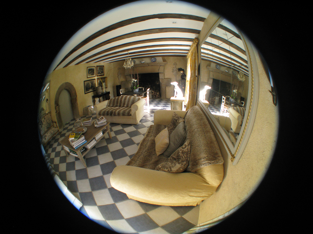 Manoir de Kerledan - A Fisheye View of an Inland Retreat