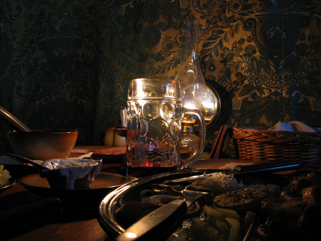 Cesky Krumlov Medieval Restaurant Table 02