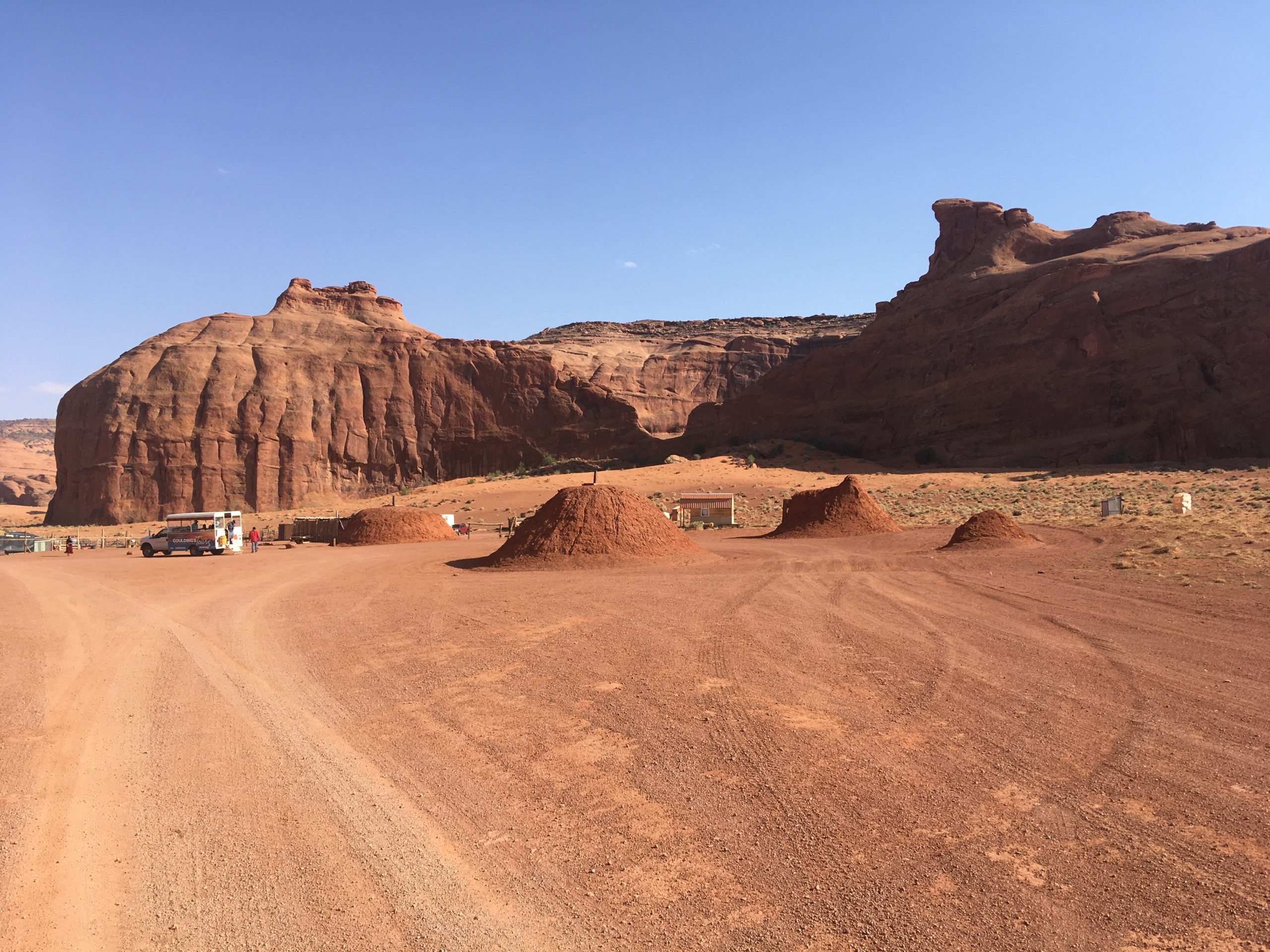 Monument Valley Tour: Navajo Hogans