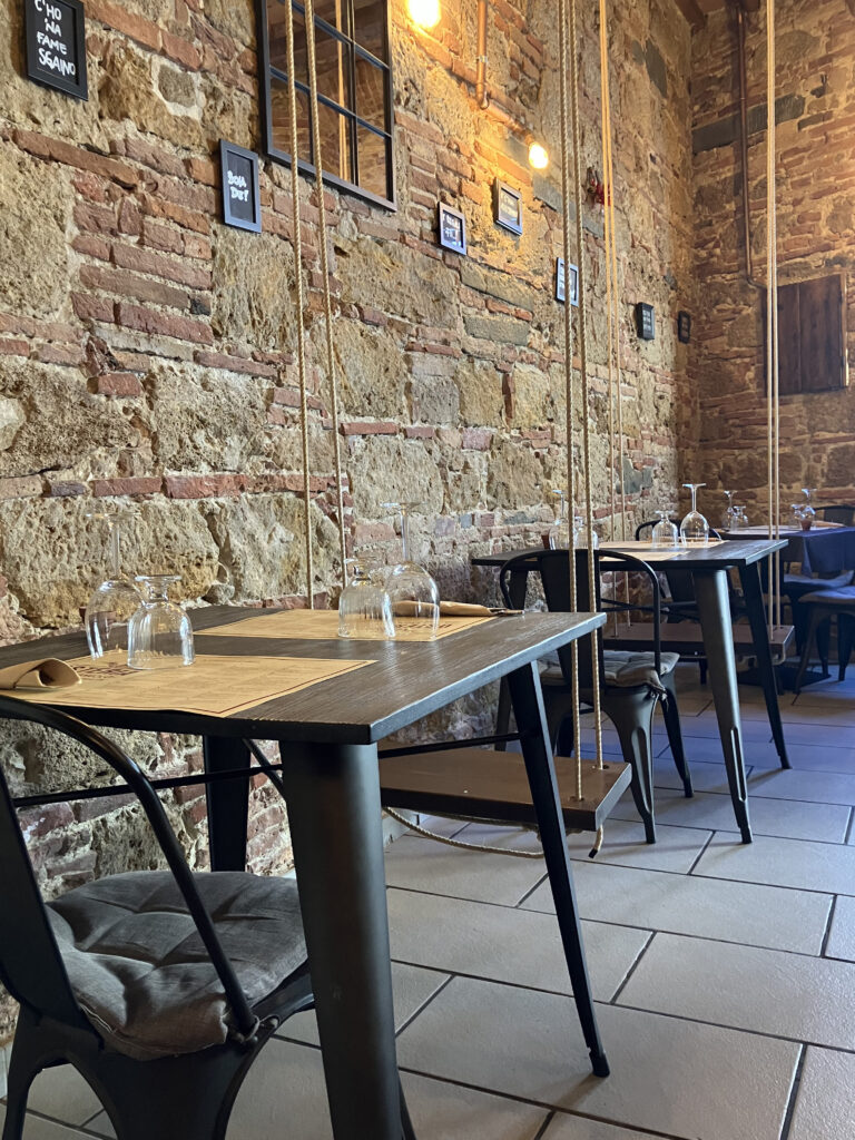 Livorno Osteria Dietro L'Angolo Swings