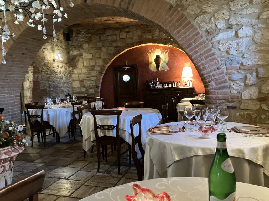 Rapolano Agritur Ischieto Ristorante Interior